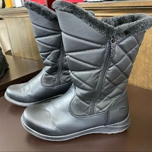 Totes rain and snow boots